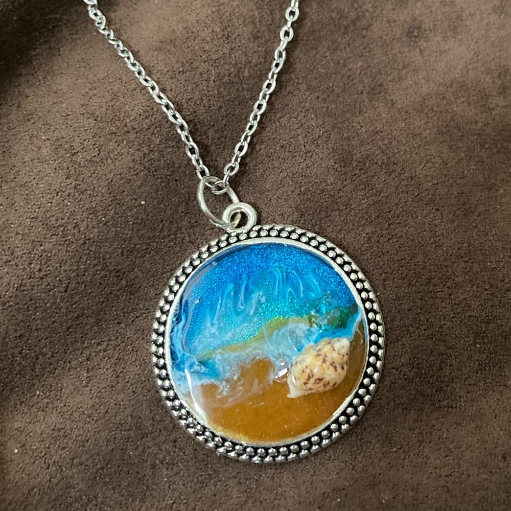 🔥SALE🔥Handmade Perfect summer necklace! Beachy with real sand and seashell!